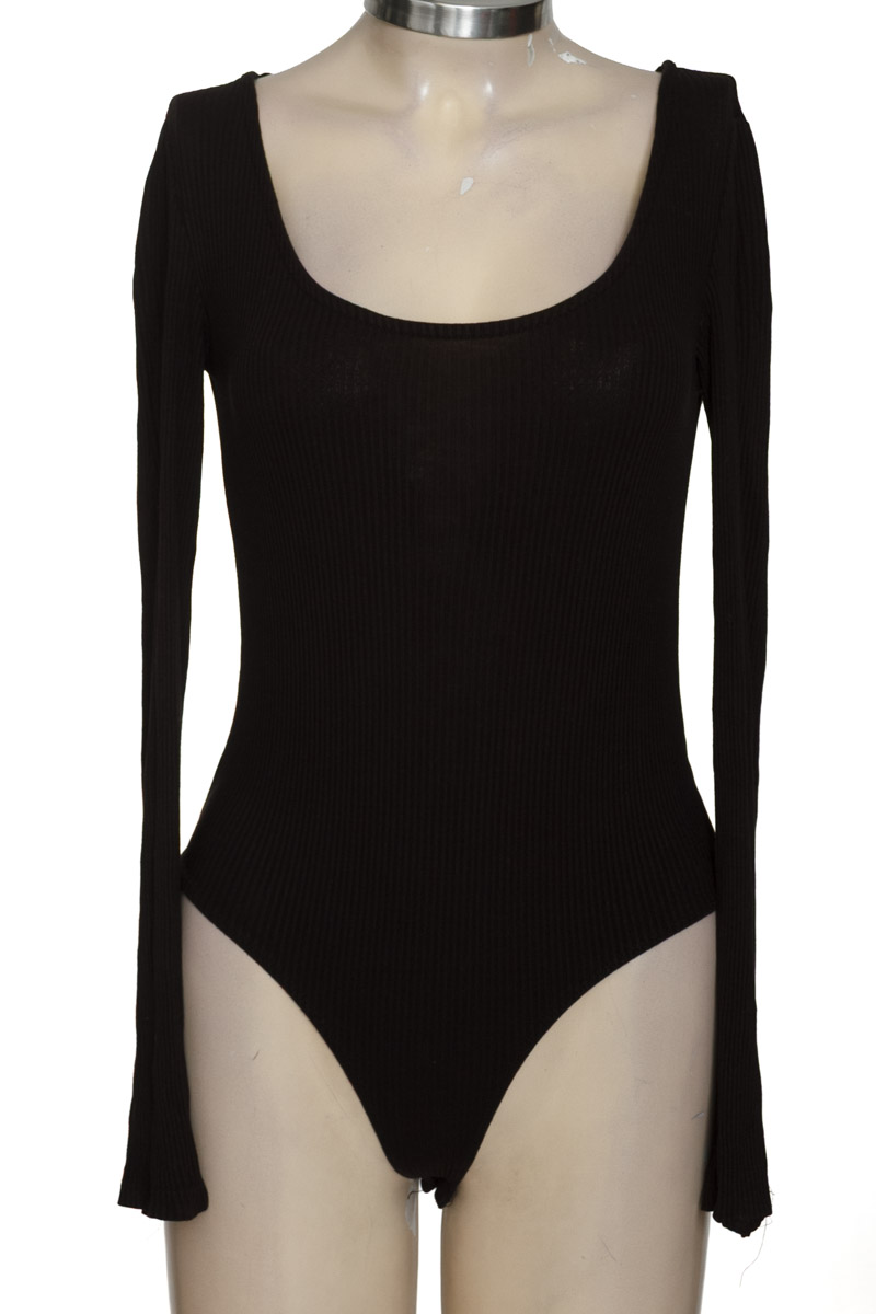 Top / Camiseta color Negro - Stradivarius