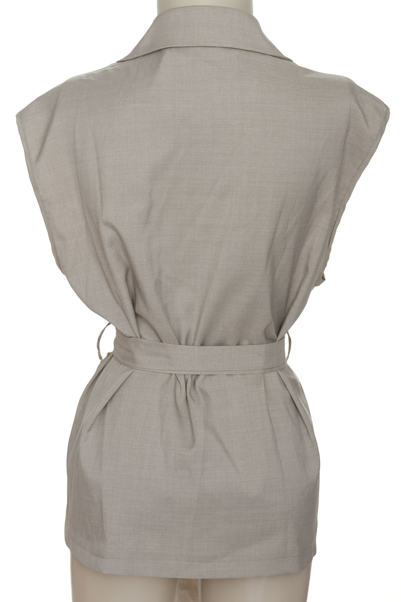 Chaqueta / Abrigo color Gris - Believe