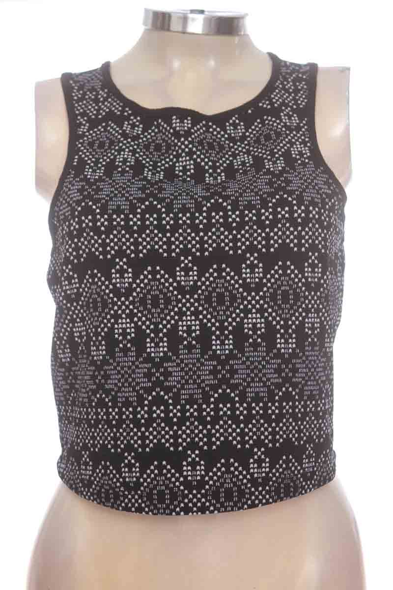 Top / Camiseta color Negro - ELA