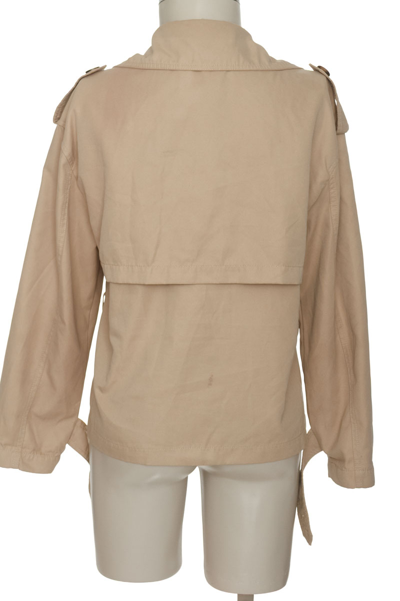 Chaqueta / Abrigo color Beige - Stradivarius