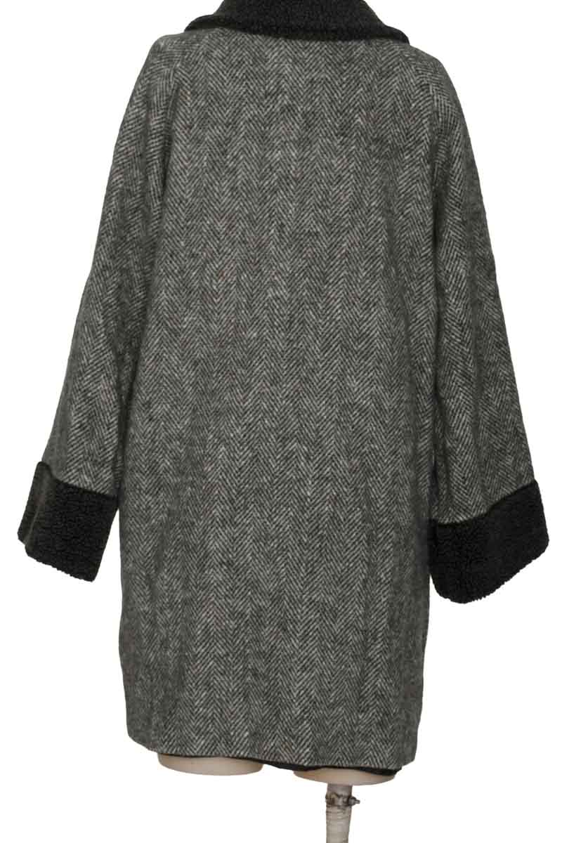 Chaqueta / Abrigo color Gris - Hye Yeoun