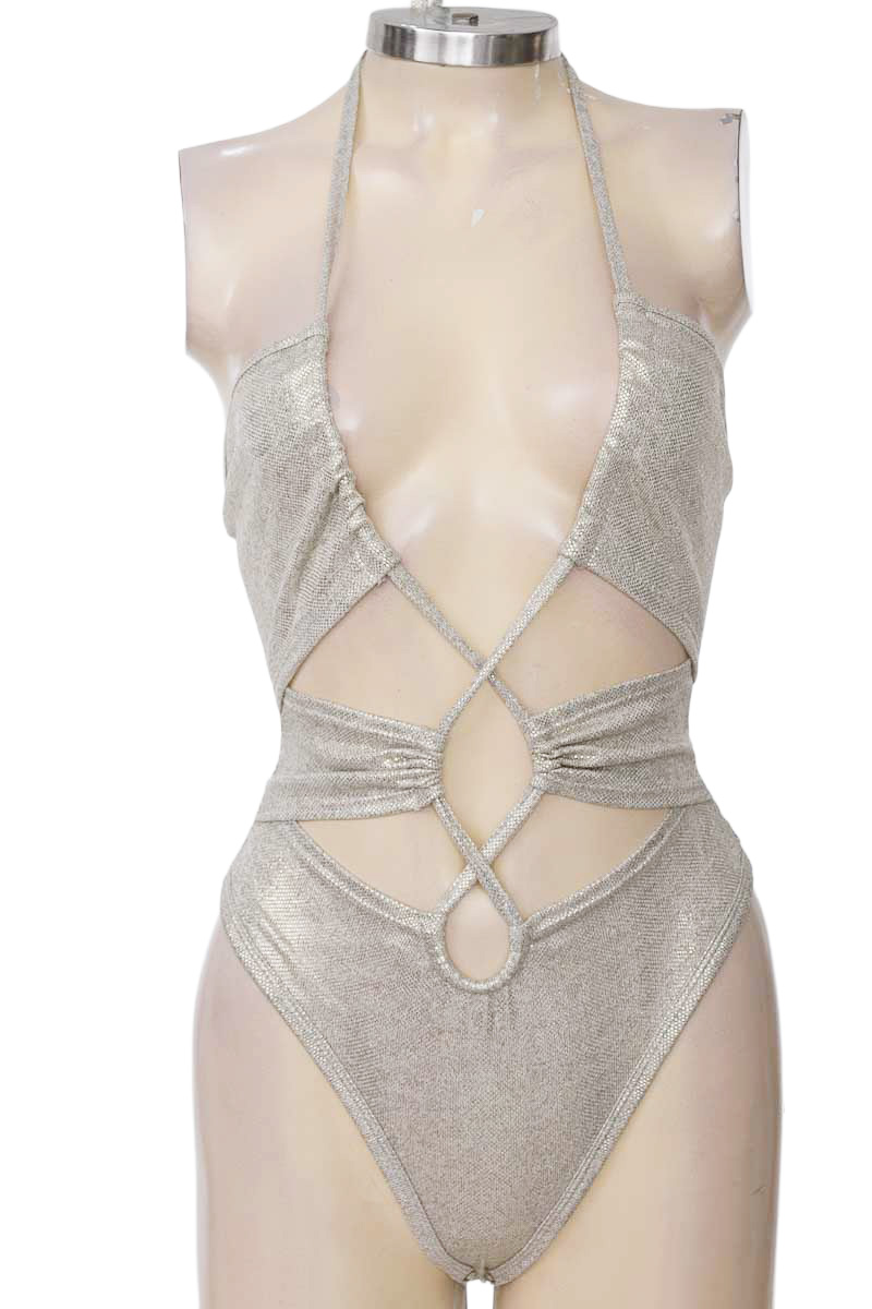 Top / Camiseta color Plateado - Loguin