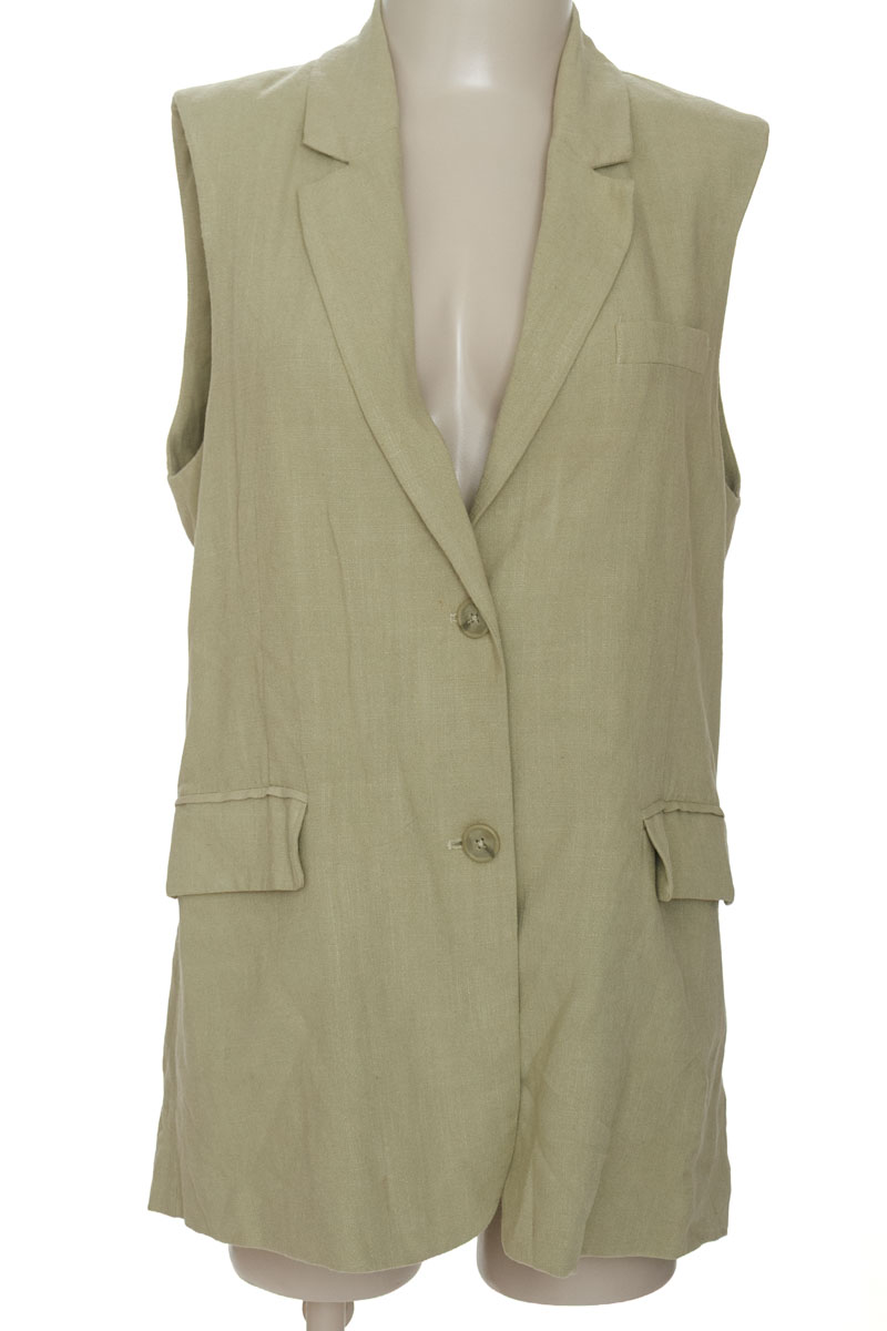 Chaqueta / Abrigo color Verde - Stradivarius
