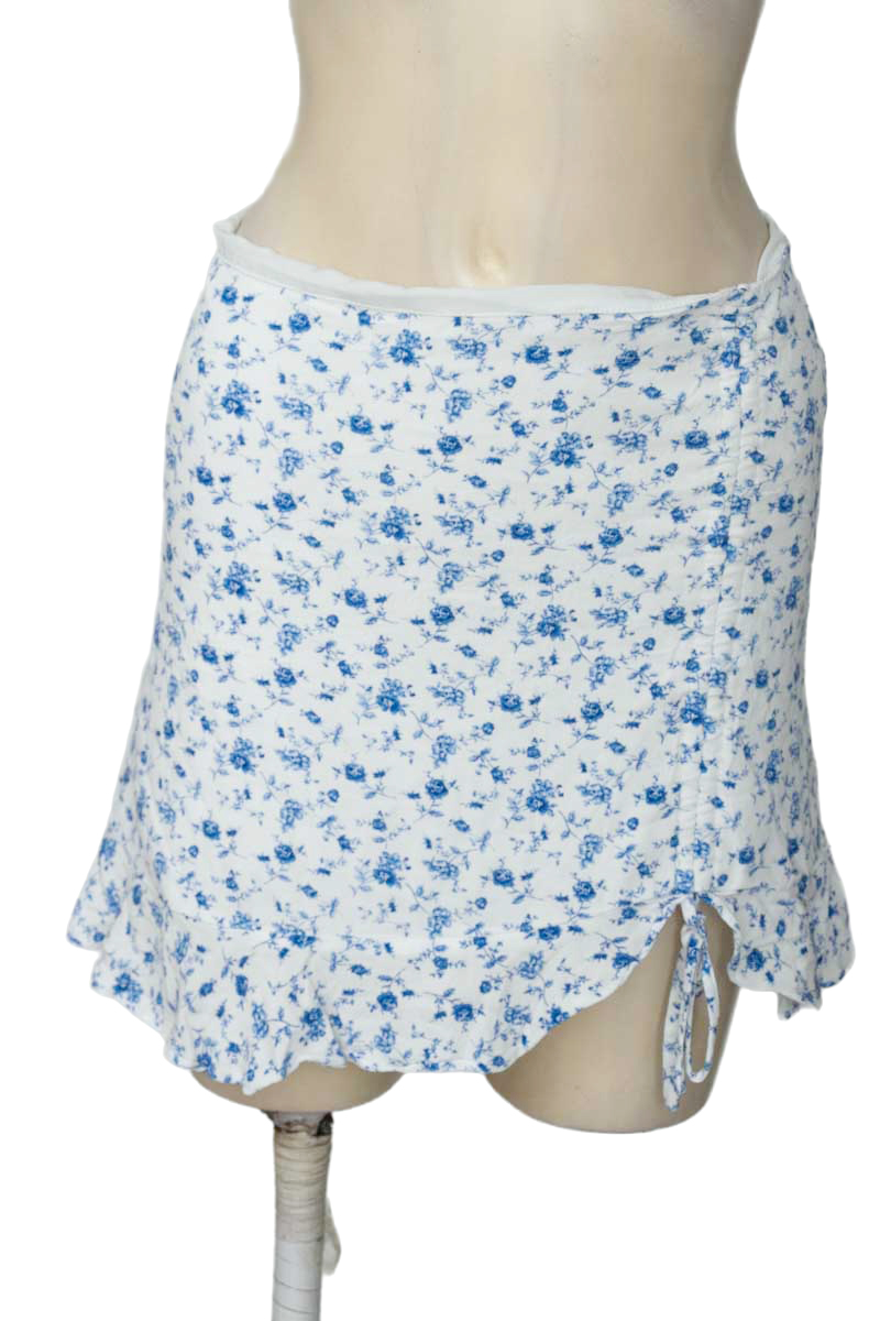 Falda color Blanco - Forever 21