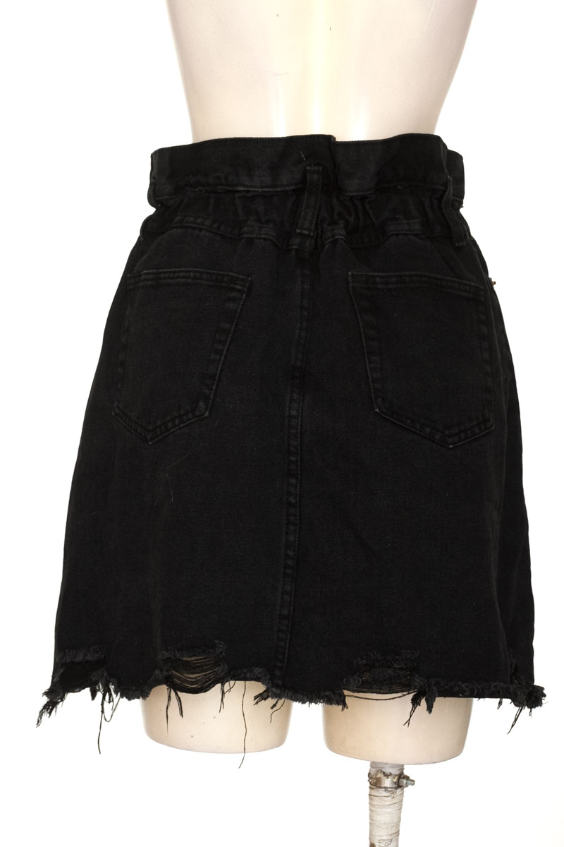 Falda color Negro - Closeando