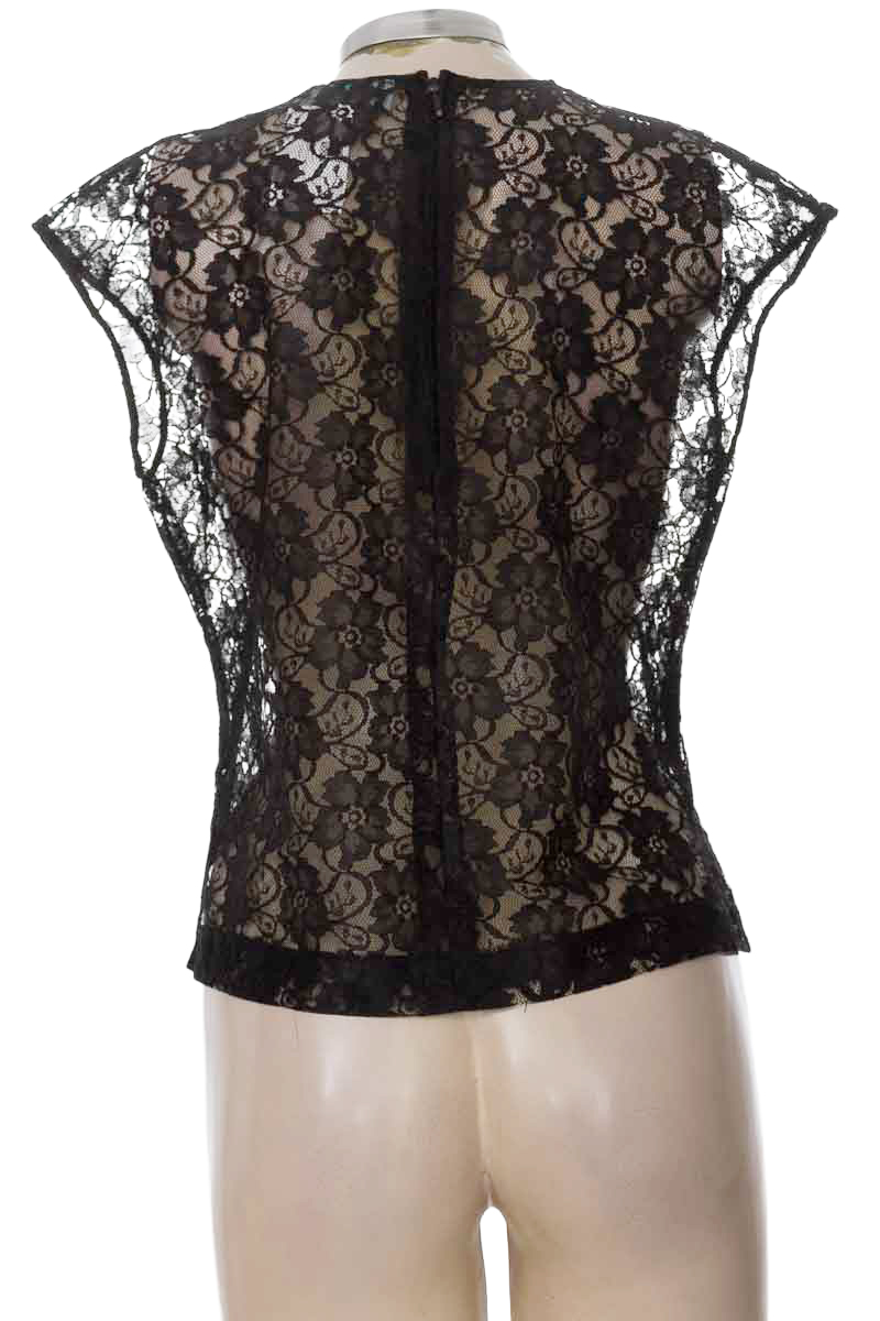 Top / Camiseta color Negro - Swing Juice