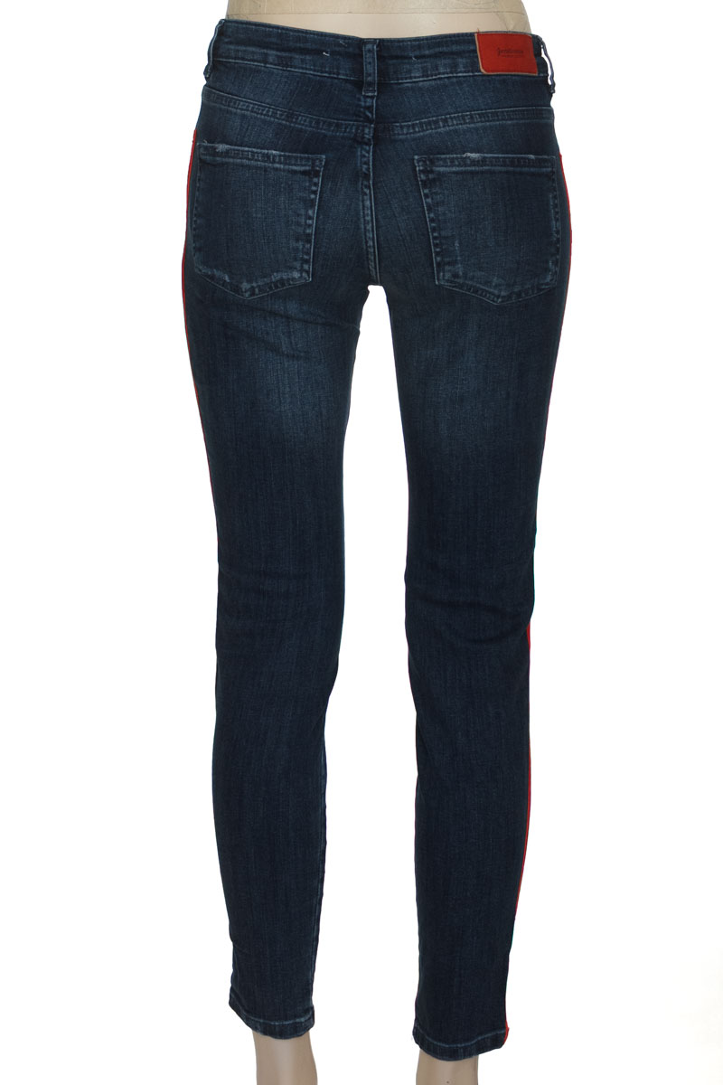 Pantalones color Azul - Stradivarius