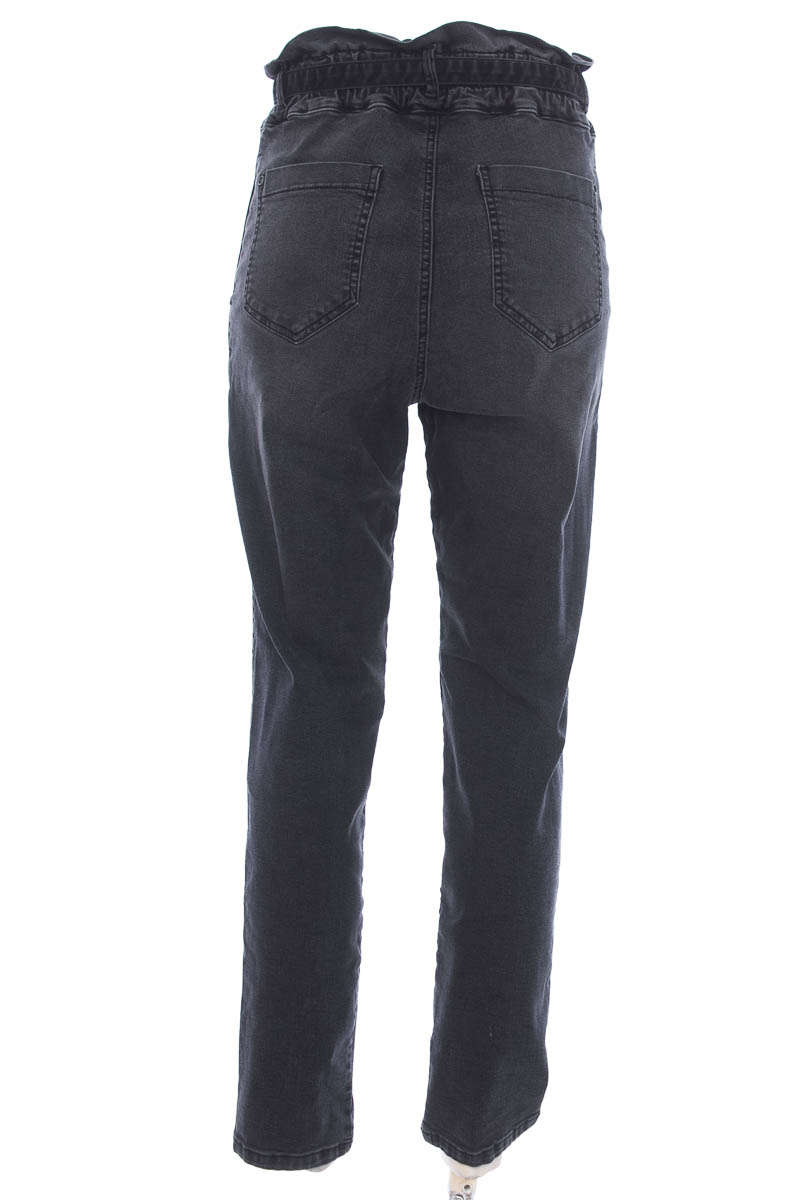 Pantalón color Gris Cocoa Closeando