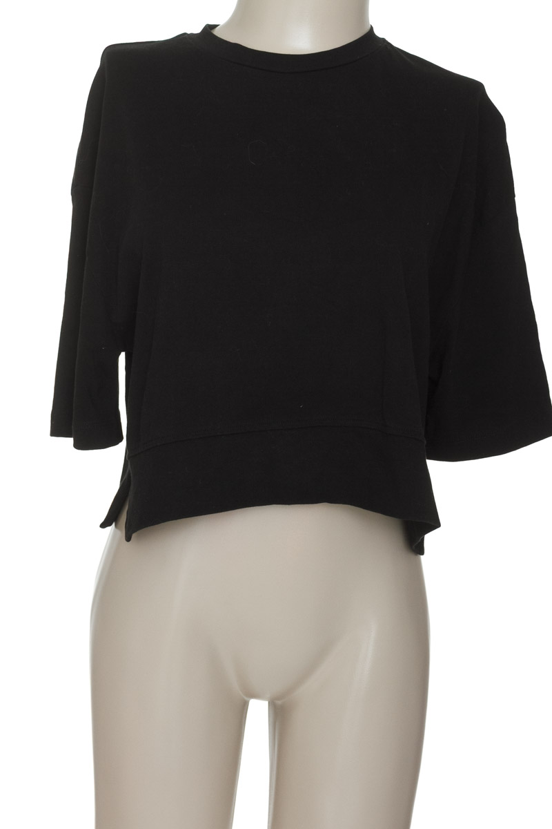 Top / Camiseta color Negro - Zara