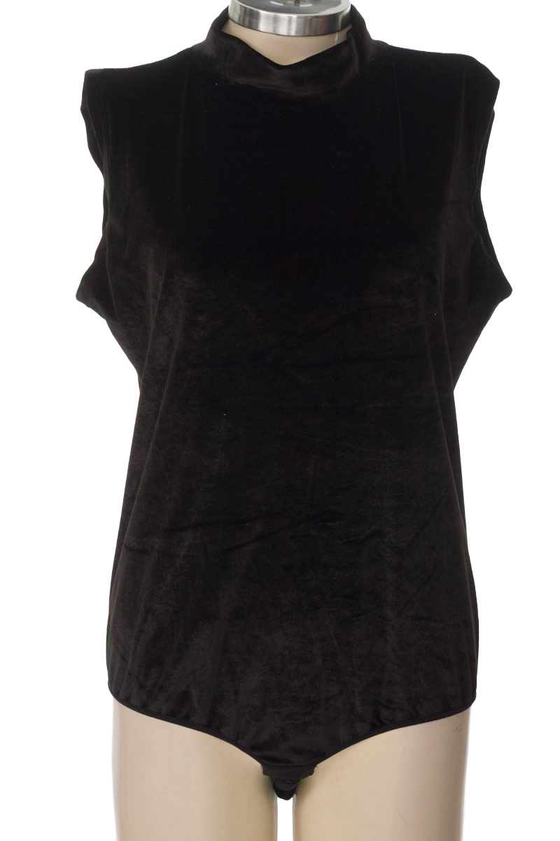 Top / Camiseta color Negro - Evoni