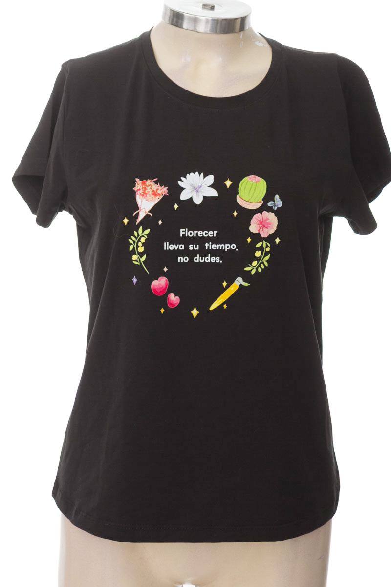 Top / Camiseta color Negro - Closeando