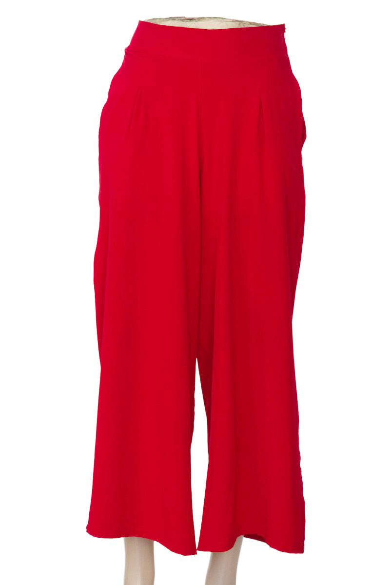 Pantalones color Rojo - Closeando