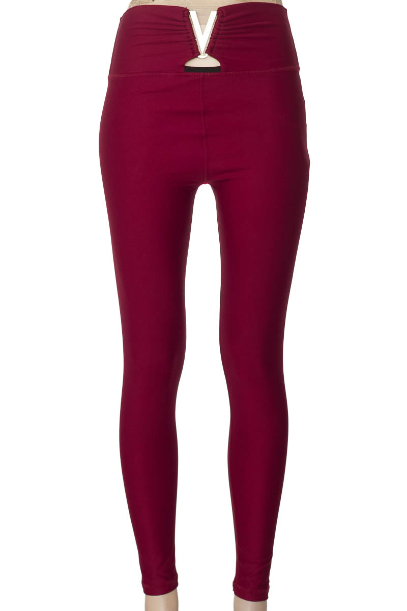 Ropa Deportiva / Salida de Baño color Vinotinto - CGW