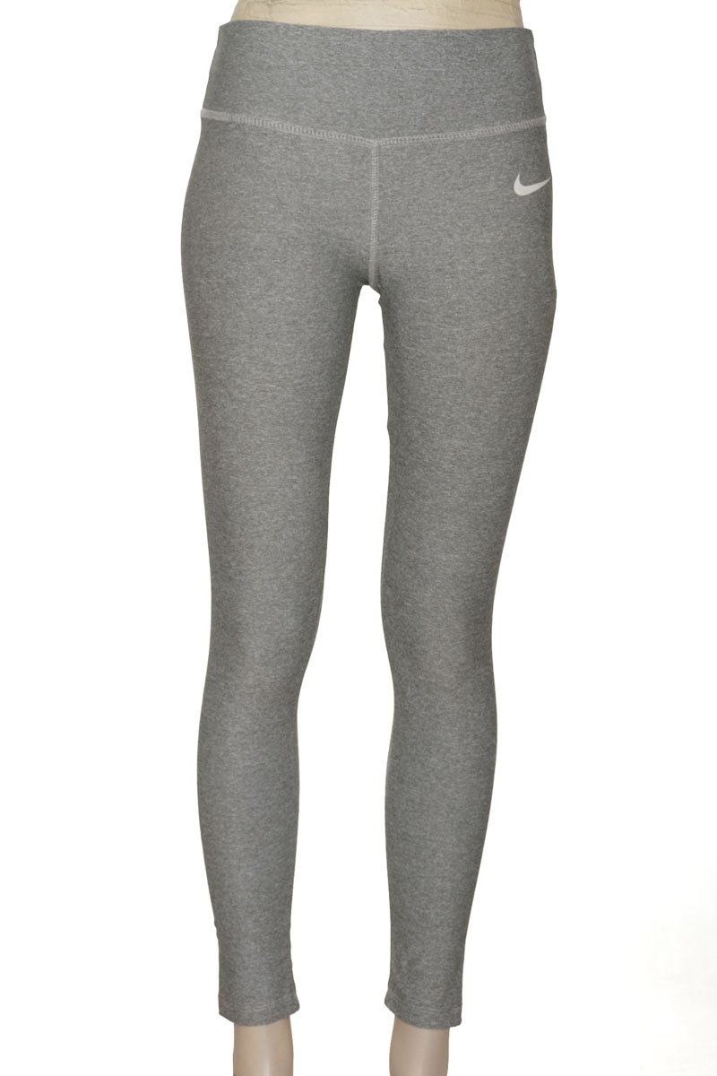 Ropa Deportiva / Salida de Baño color Gris - Closeando