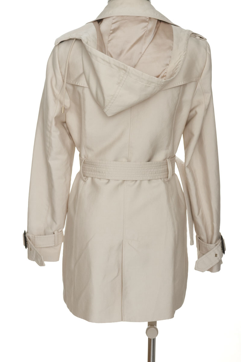 Chaqueta / Abrigo color Beige - Zara