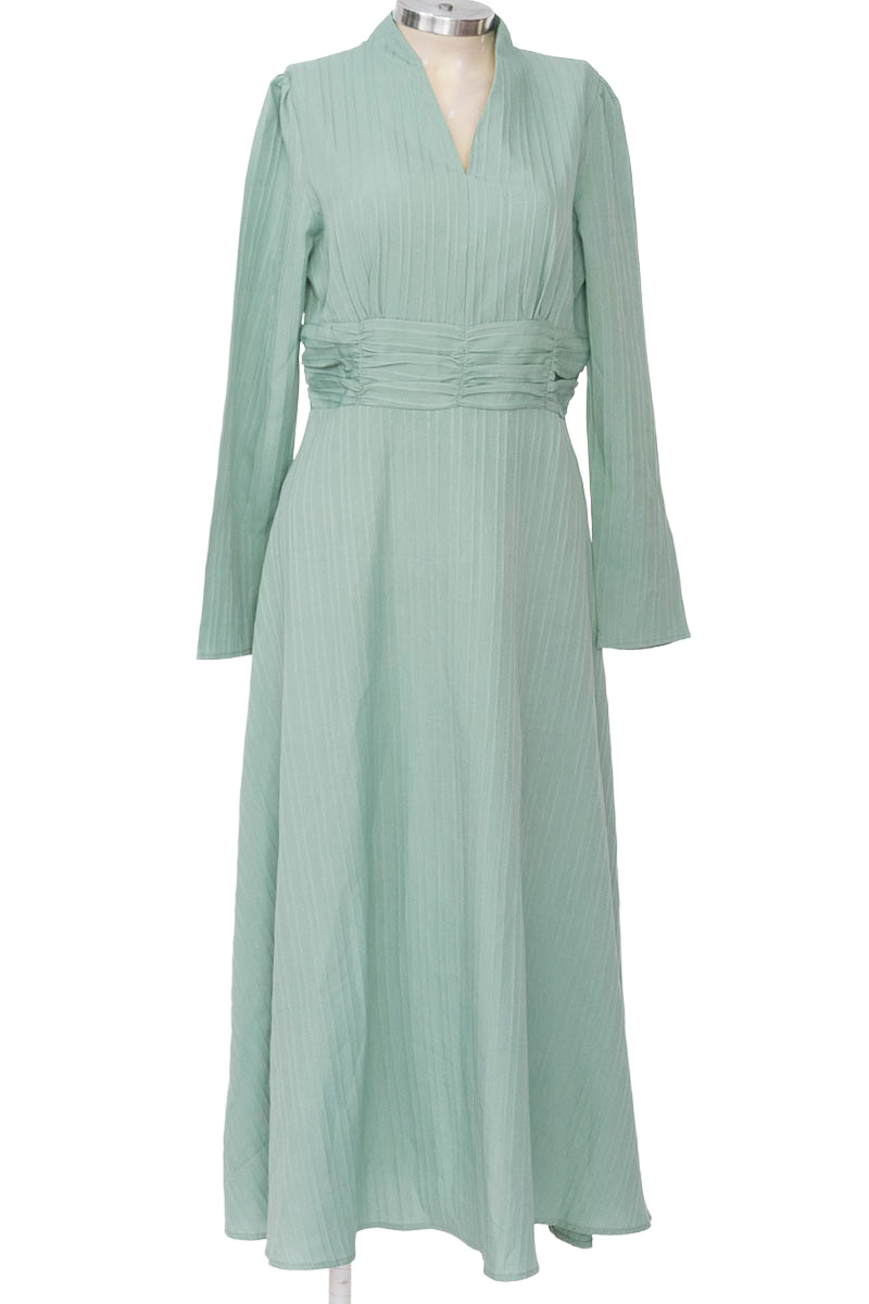 Vestido / Enterizo color Verde - Closeando