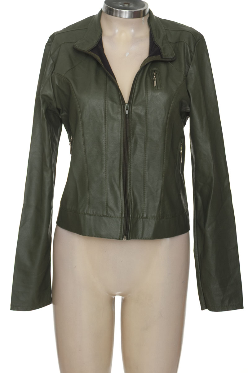 Chaqueta / Abrigo color Verde - Closeando