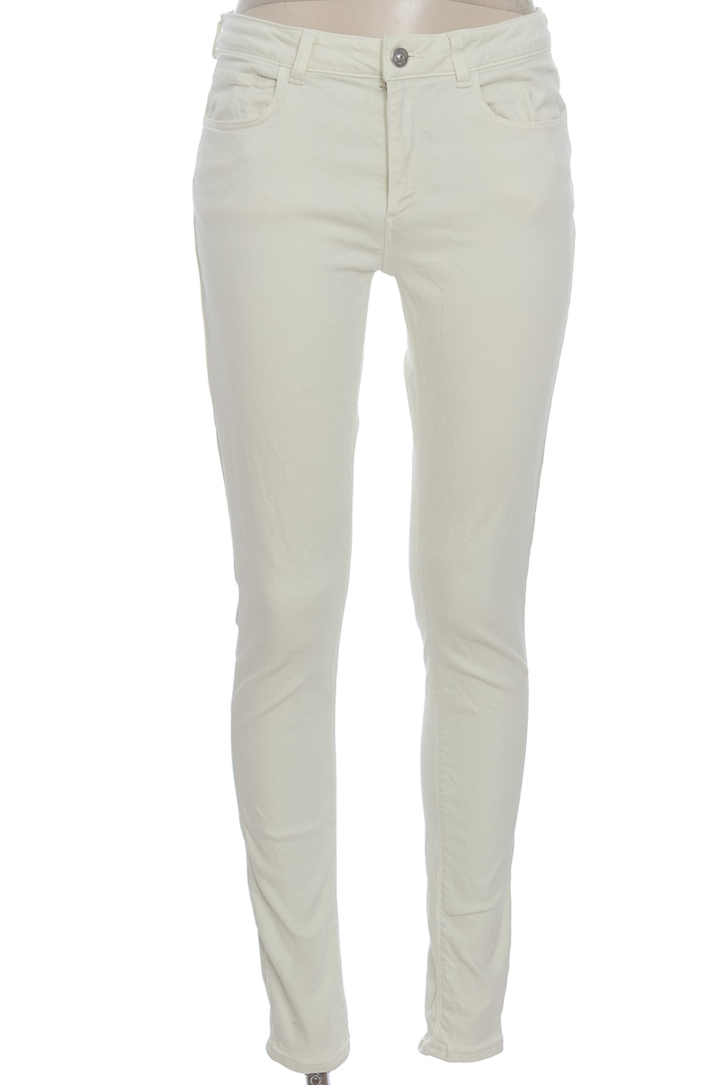 Pantalones color Verde - Zara