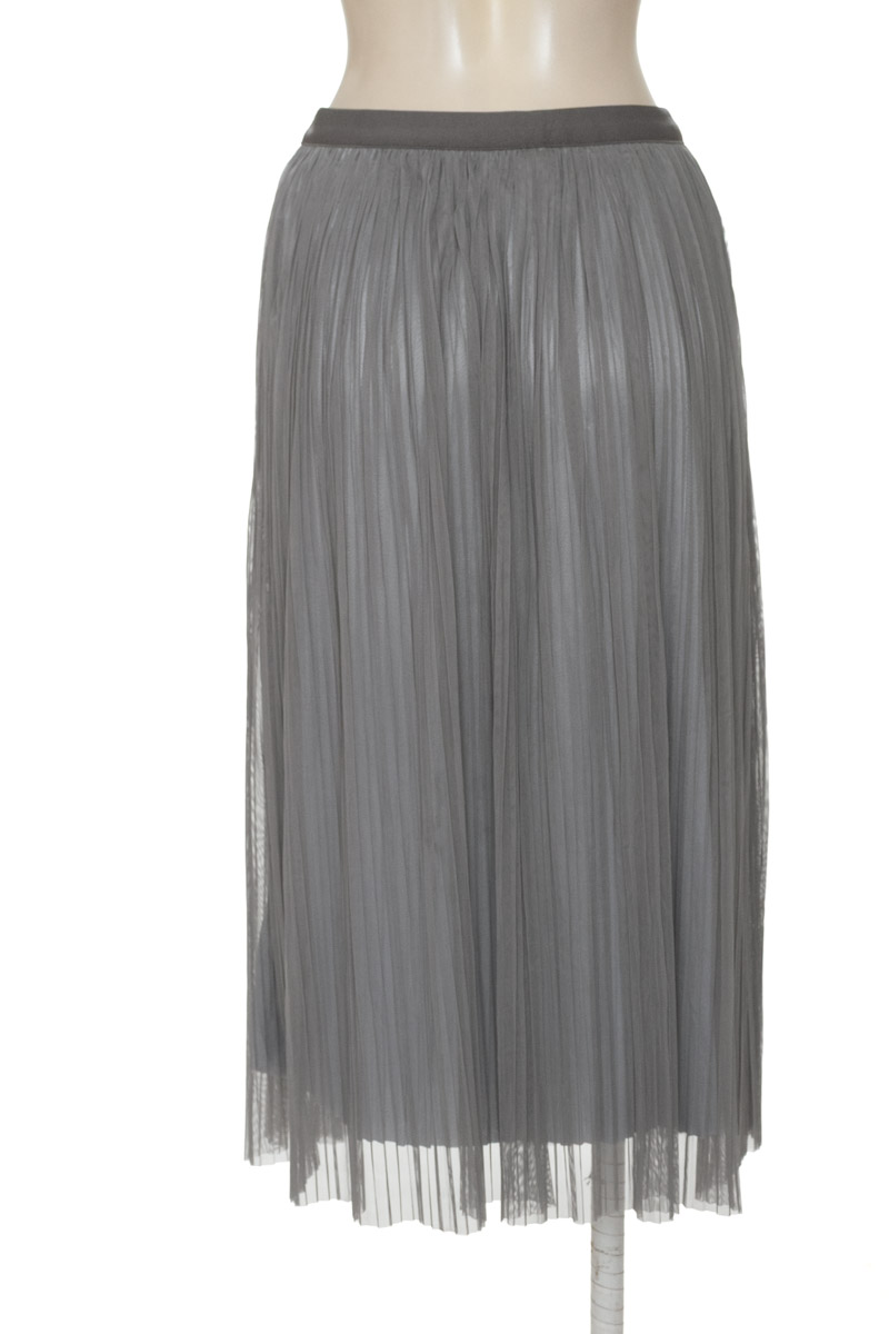 Falda color Gris - Closeando