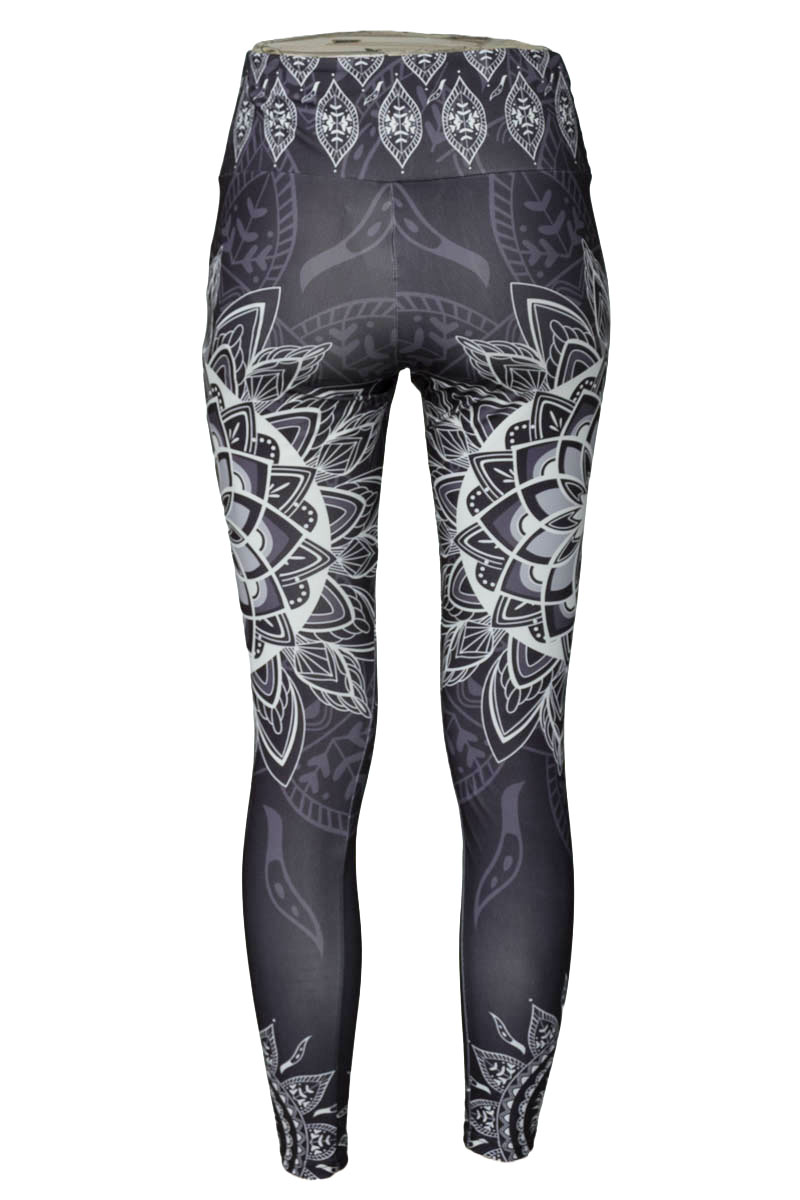 Ropa Deportiva / Salida de Baño color Negro - Closeando