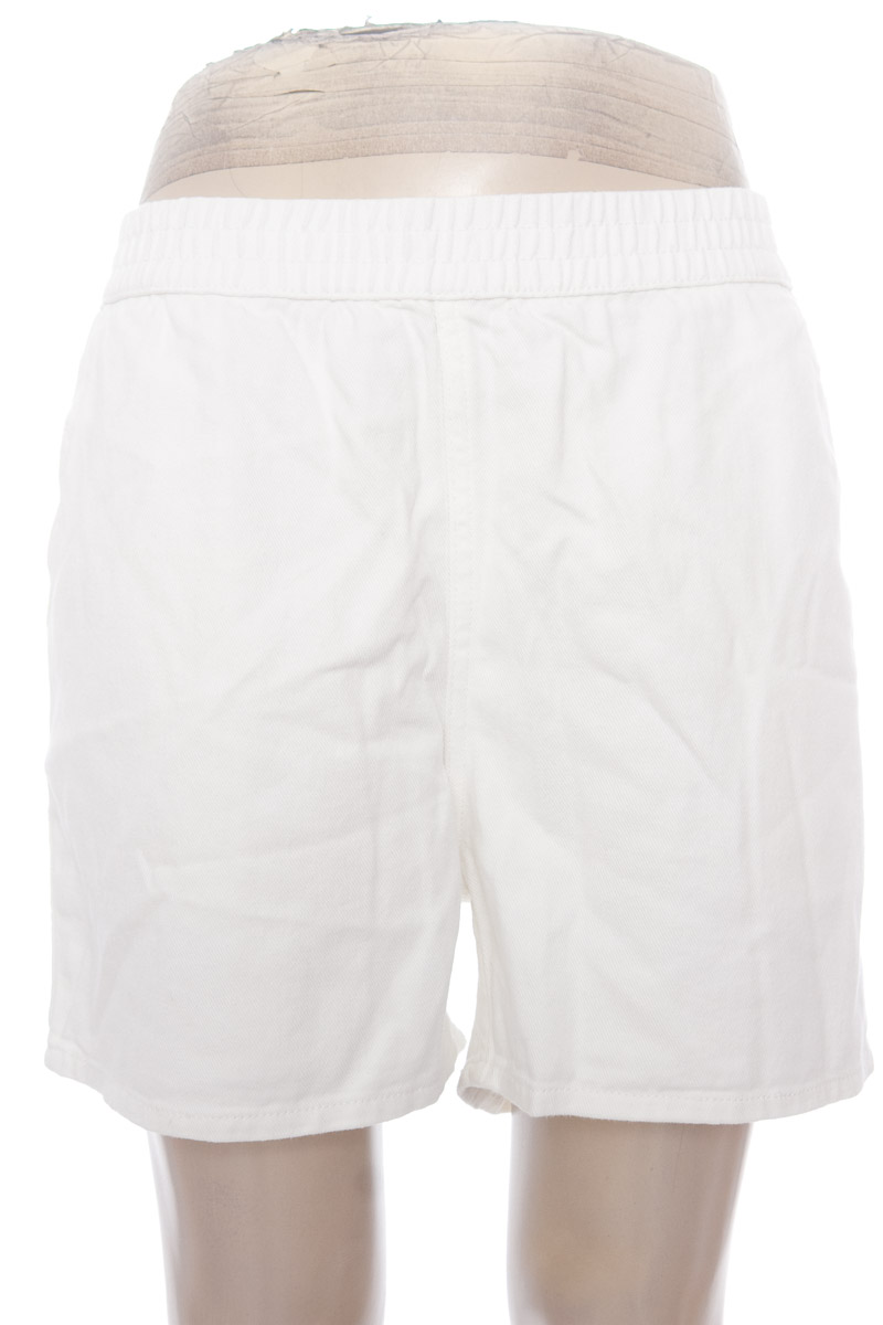 Bermuda - Pantaloneta color Blanco - Divided by H&M