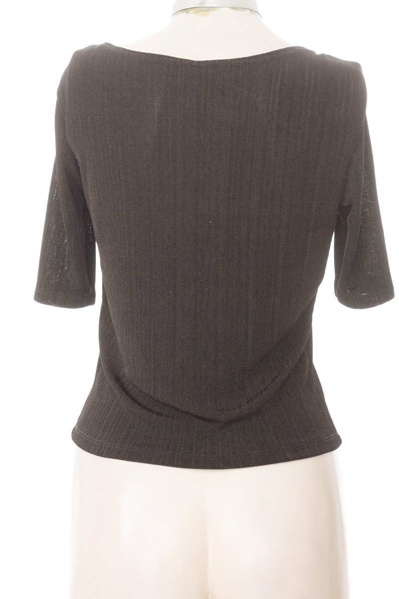 Top / Camiseta color Negro - Koaj