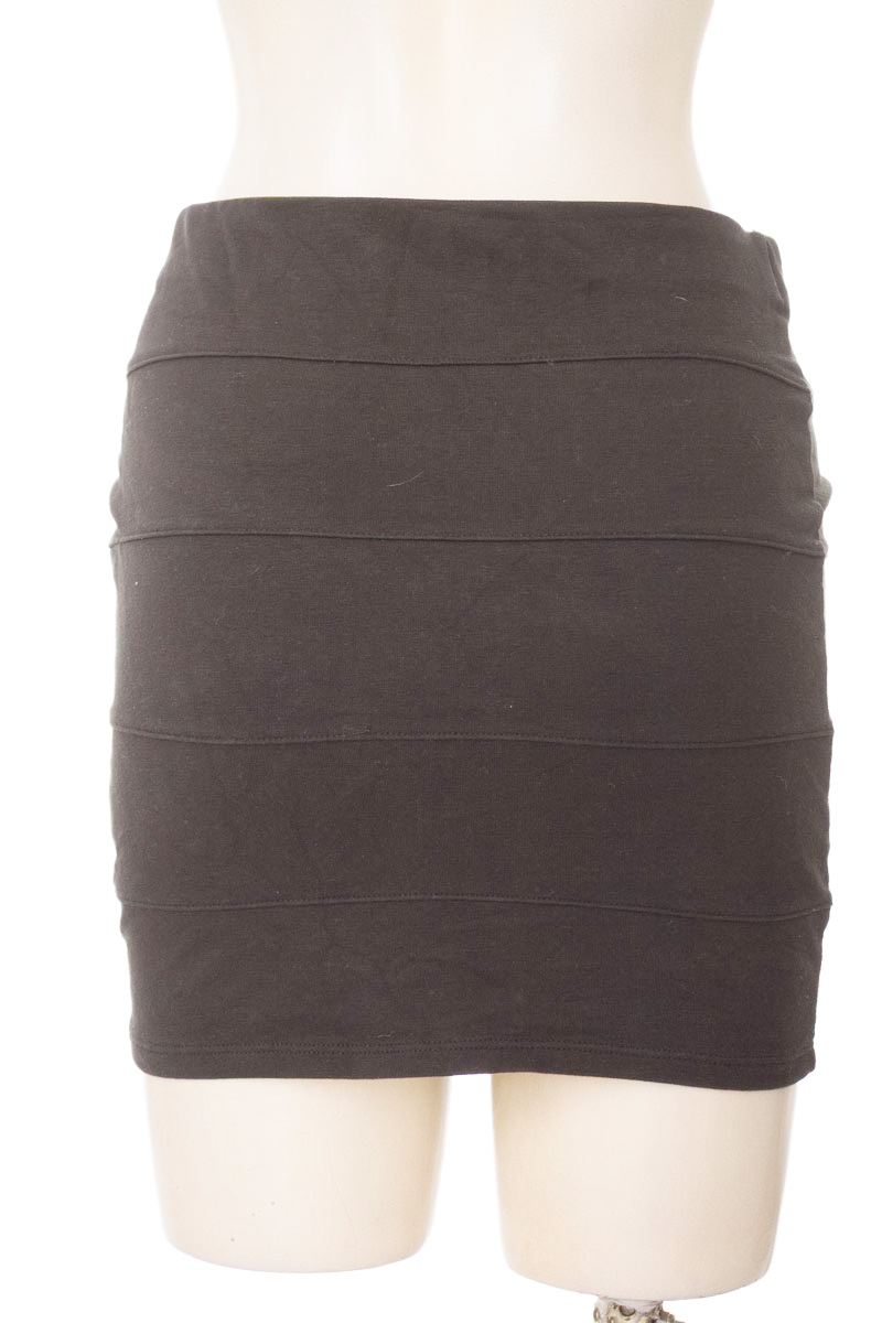 Falda color Negro - Cyzone