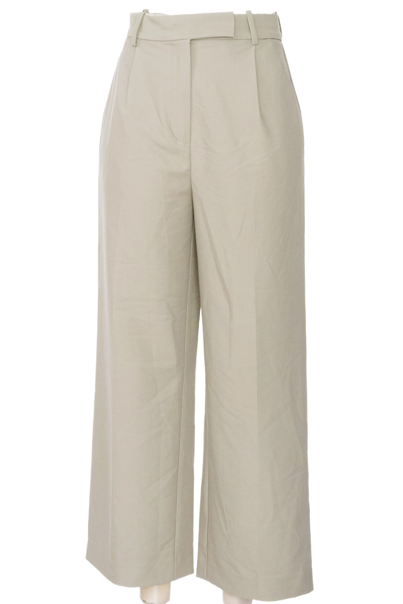 Pantalones color Verde - Zara