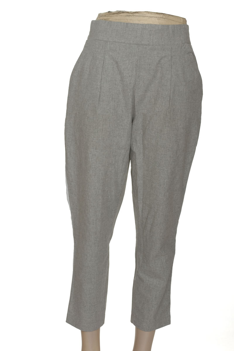 Pantalones color Gris - Stradivarius