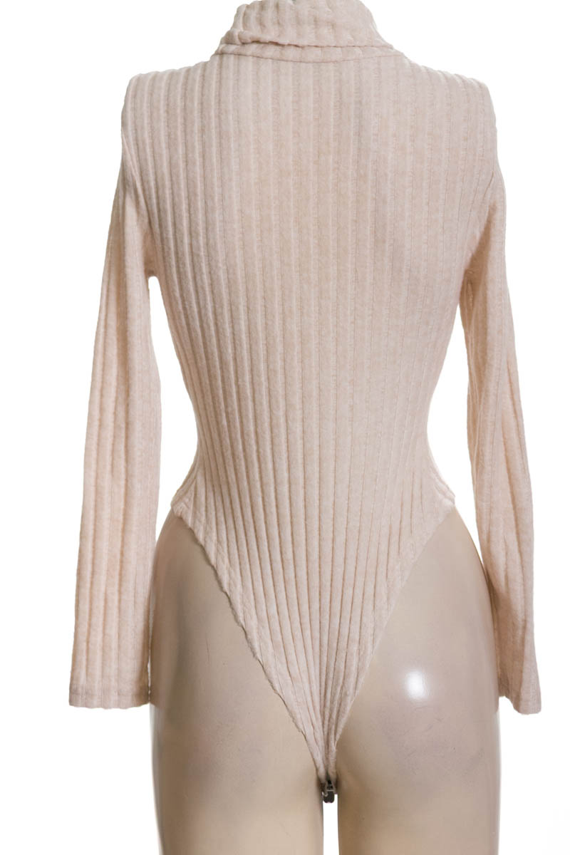 Top / Camiseta color Beige - Closeando