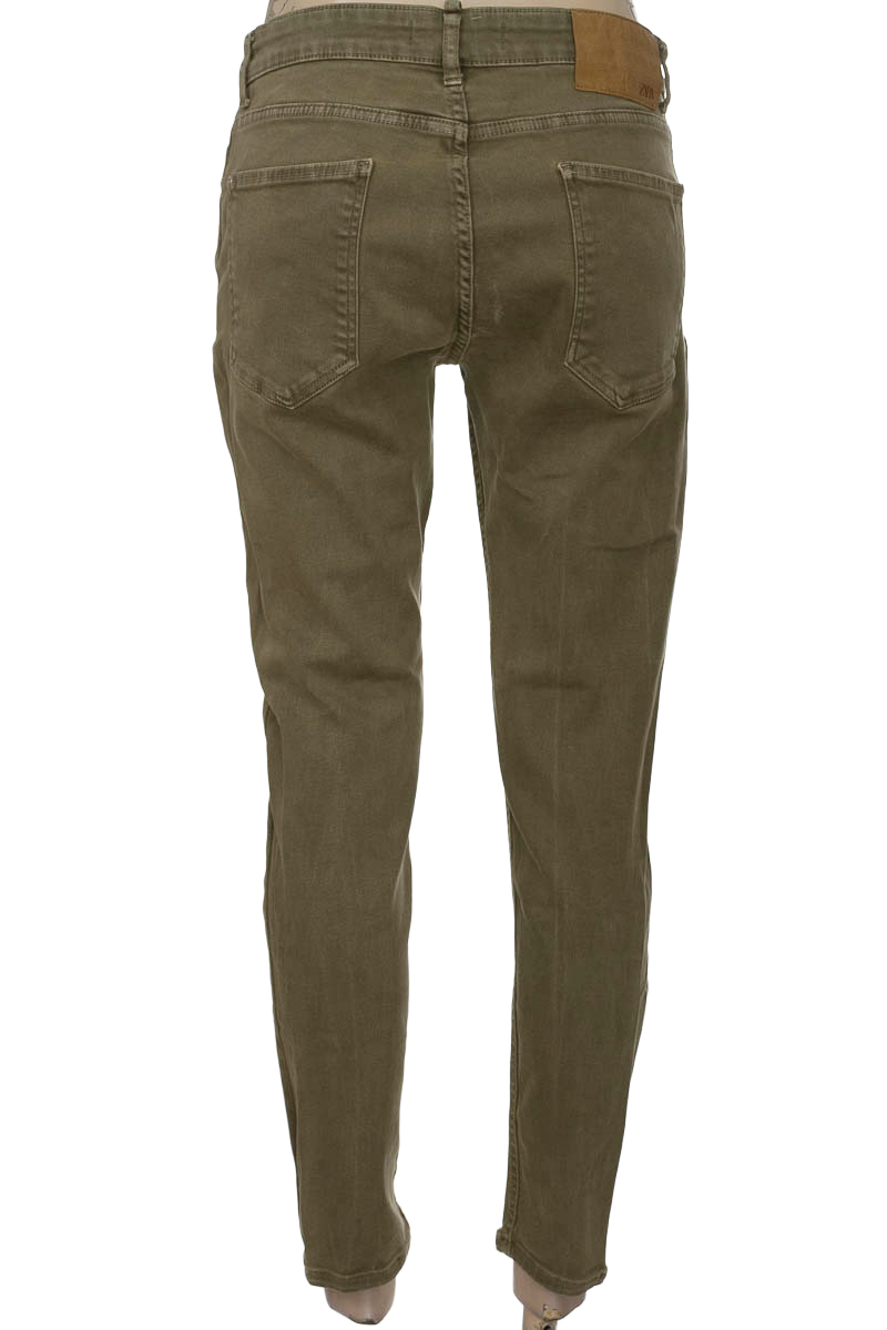 Pantalones color Verde - Zara