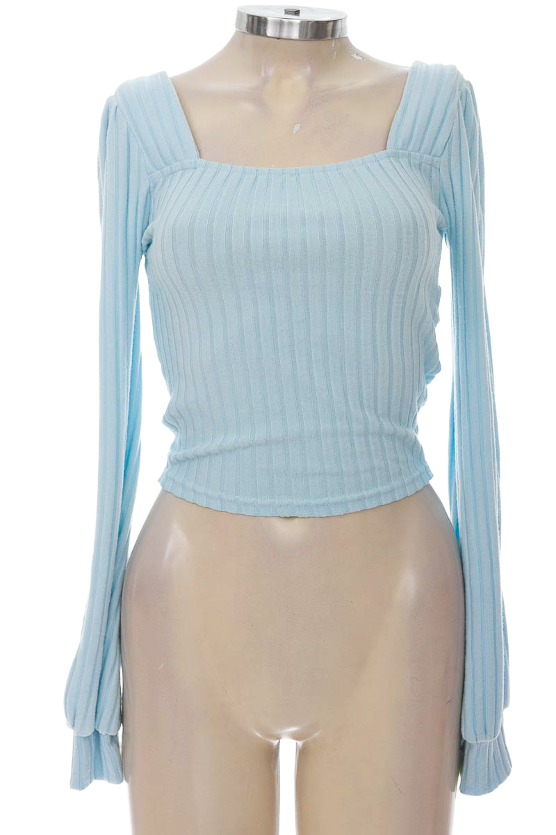 Sweater color Azul - Closeando