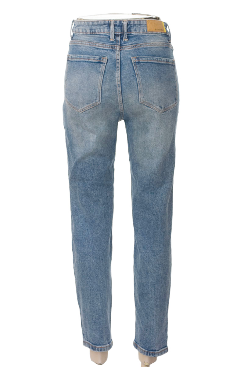 Pantalones color Azul - Stradivarius