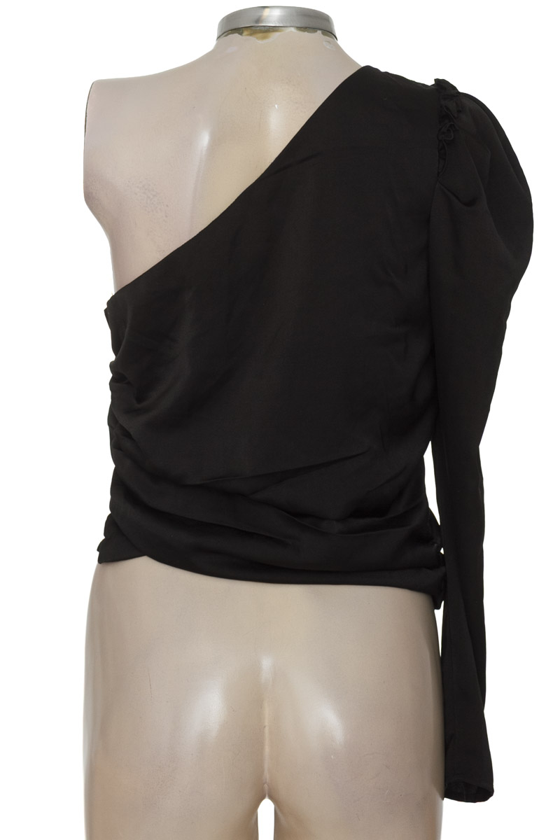 Blusa color Negro - DO+BE