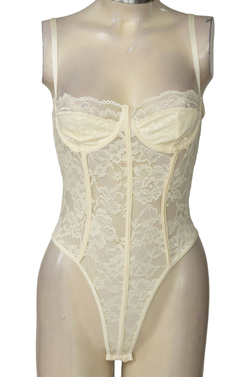 Top / Camiseta color Beige - Closeando