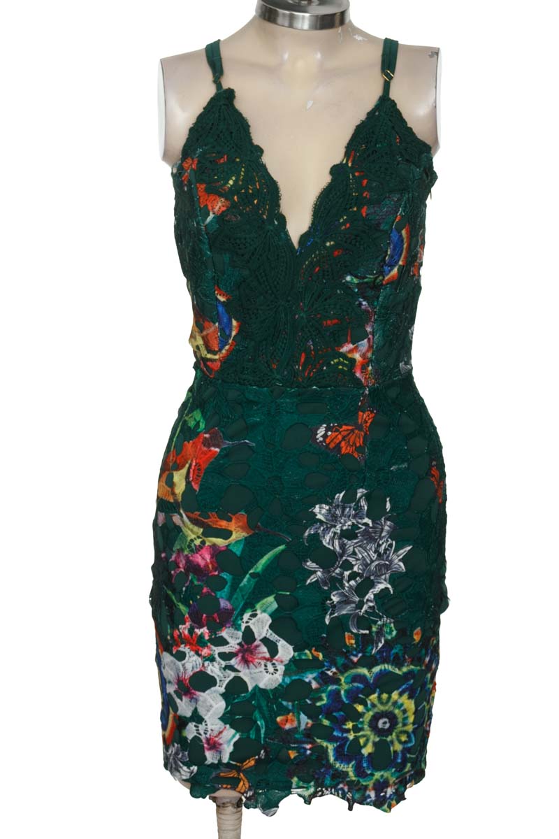 Vestido / Enterizo color Verde - Latina