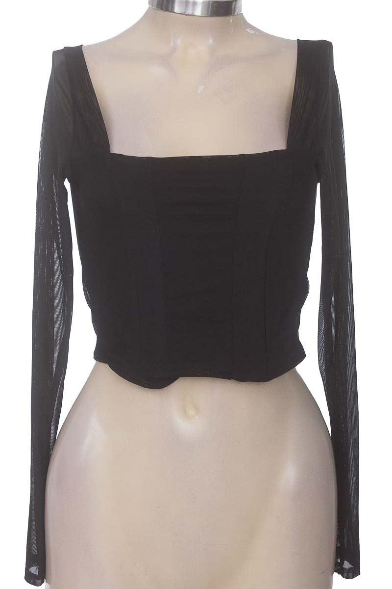 Top / Camiseta color Negro - Wanaawaa