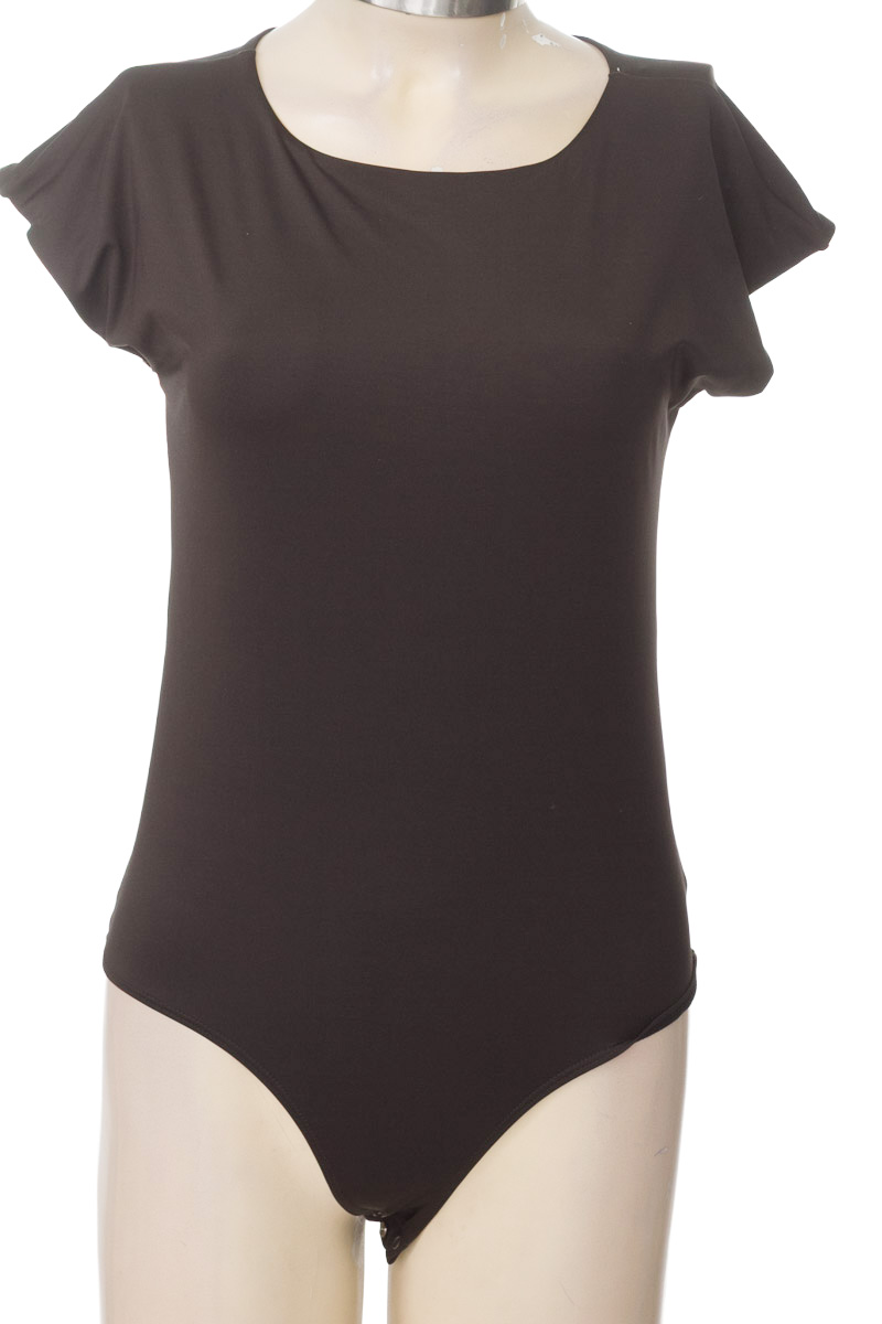 Top / Camiseta color Negro - Ostu