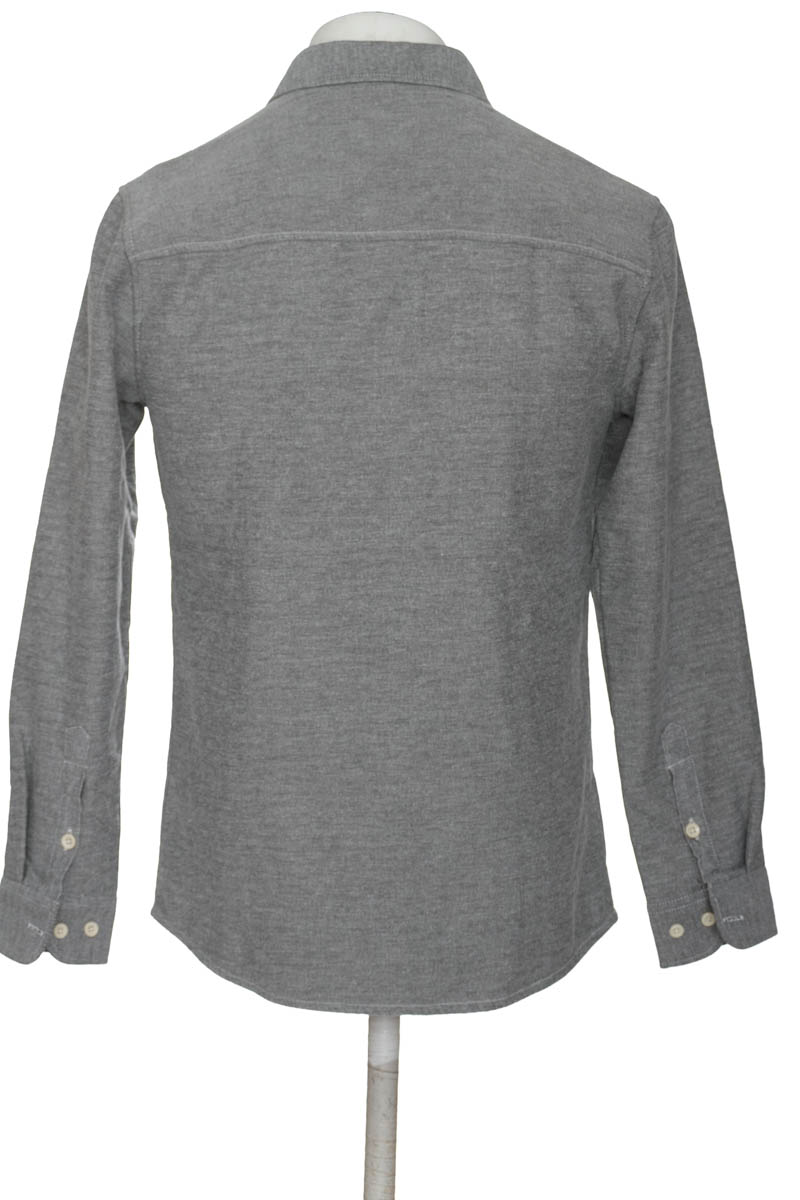 Camisa color Gris - Closeando