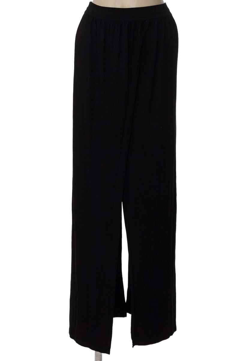 Ropa Deportiva / Salida de Baño color Negro - Closeando