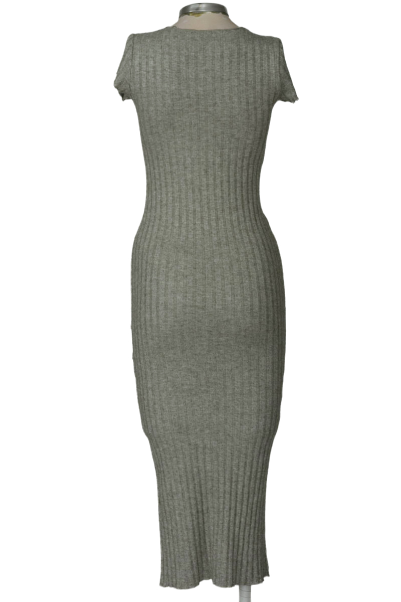 Vestido / Enterizo color Verde - Zara