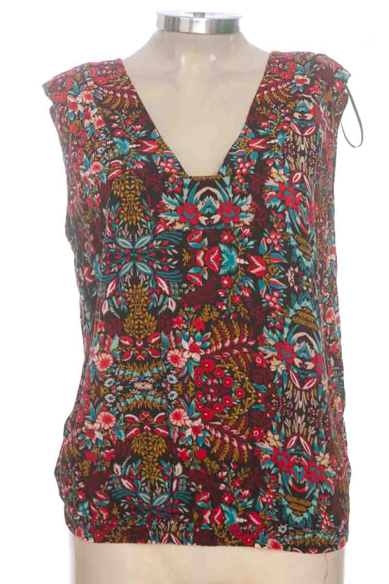 Top / Camiseta color Negro - NAF NAF