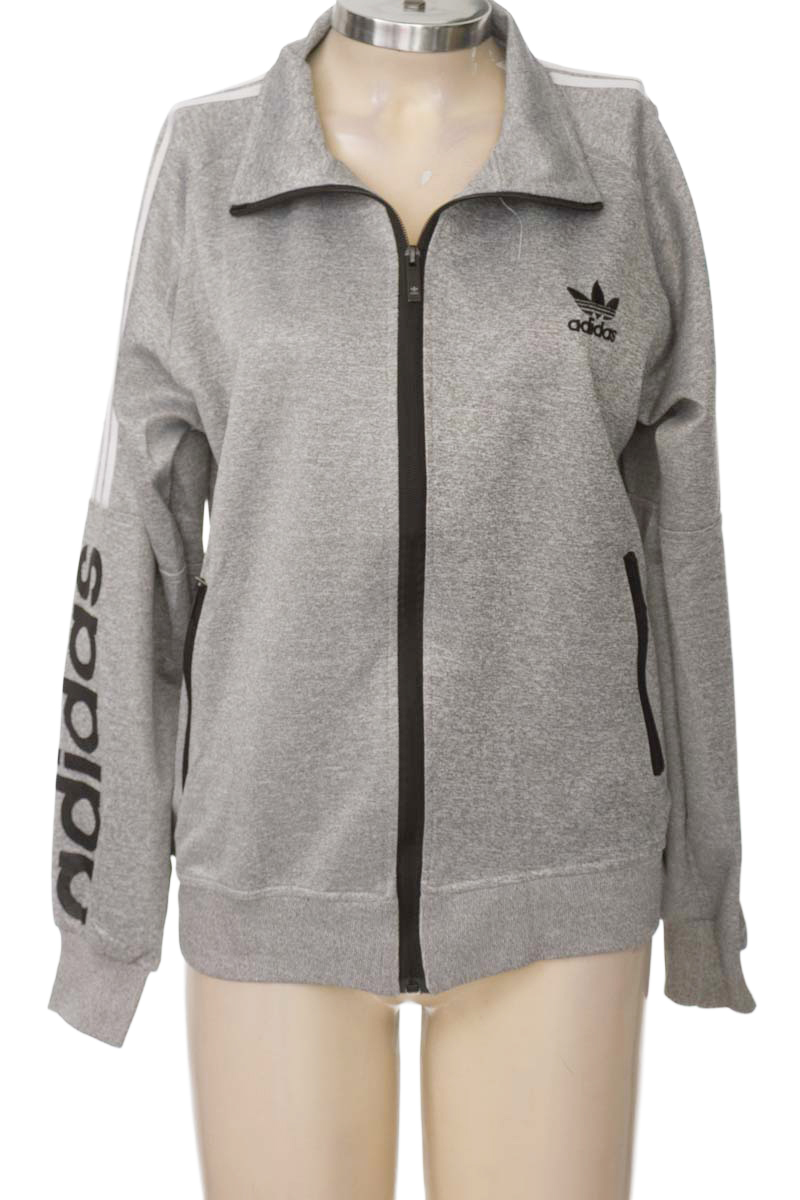 Ropa Deportiva / Salida de Baño color Gris - Closeando