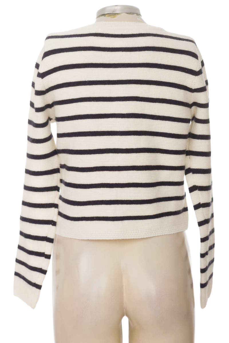 Sweater color Blanco - Closeando