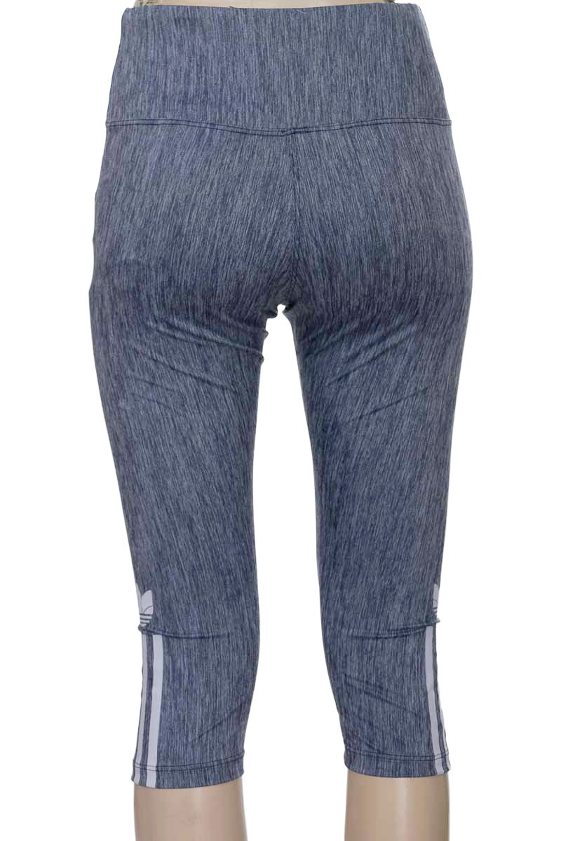 Ropa Deportiva / Salida de Baño color Azul - Closeando