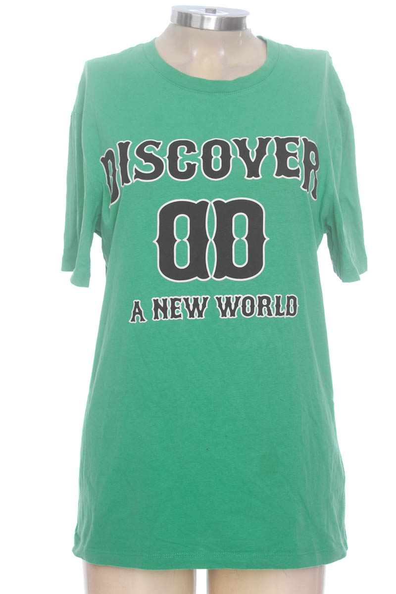 Top / Camiseta color Verde - Bershka