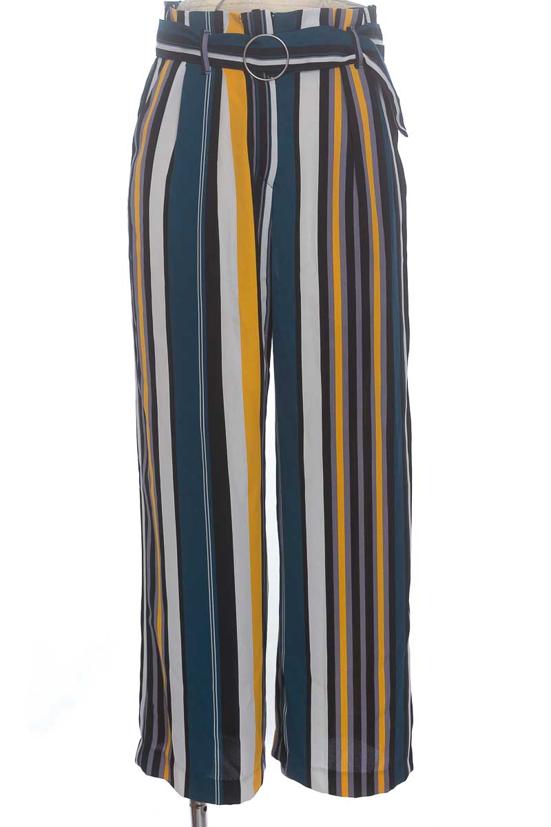 Pantalones color Verde - Bershka