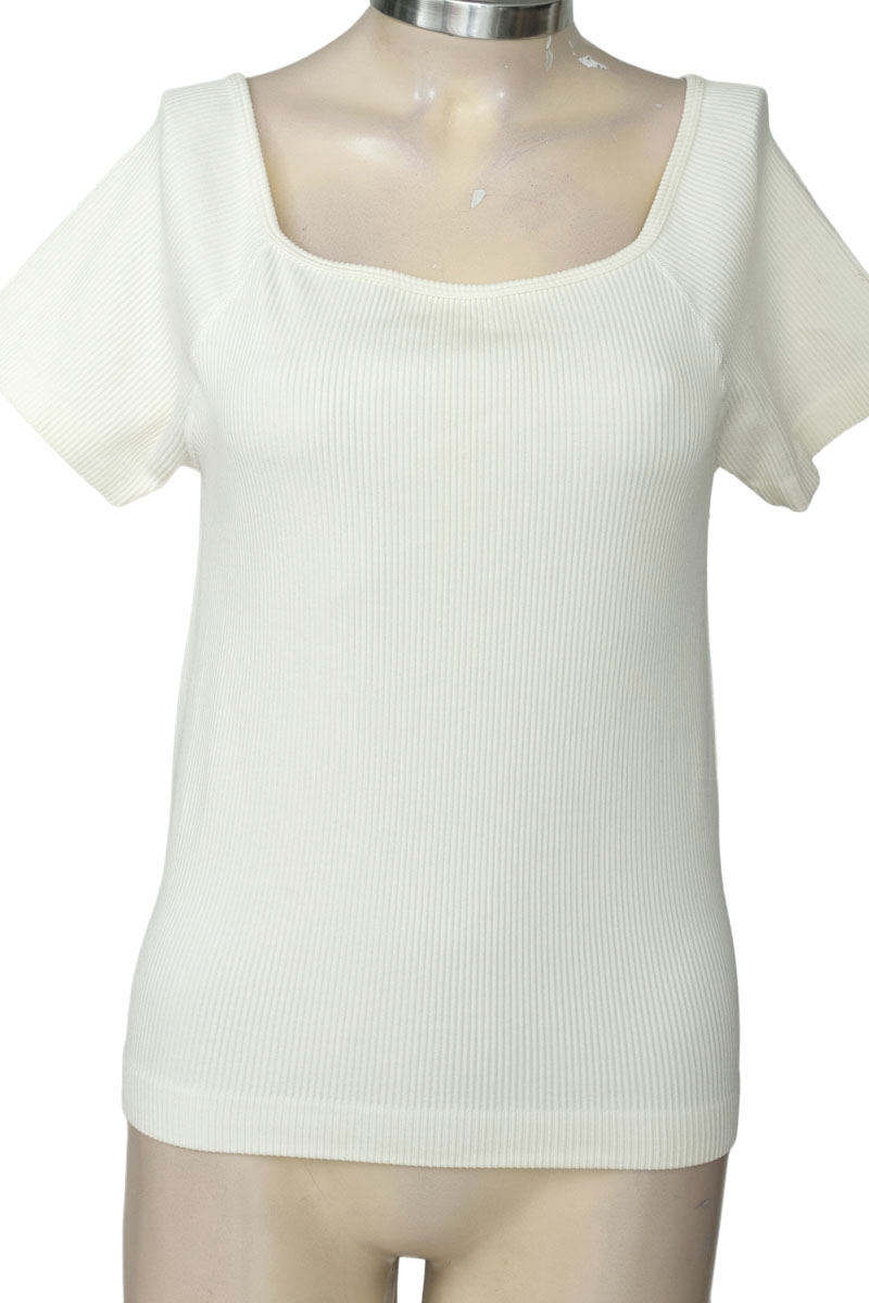 Top / Camiseta color Beige - Basement