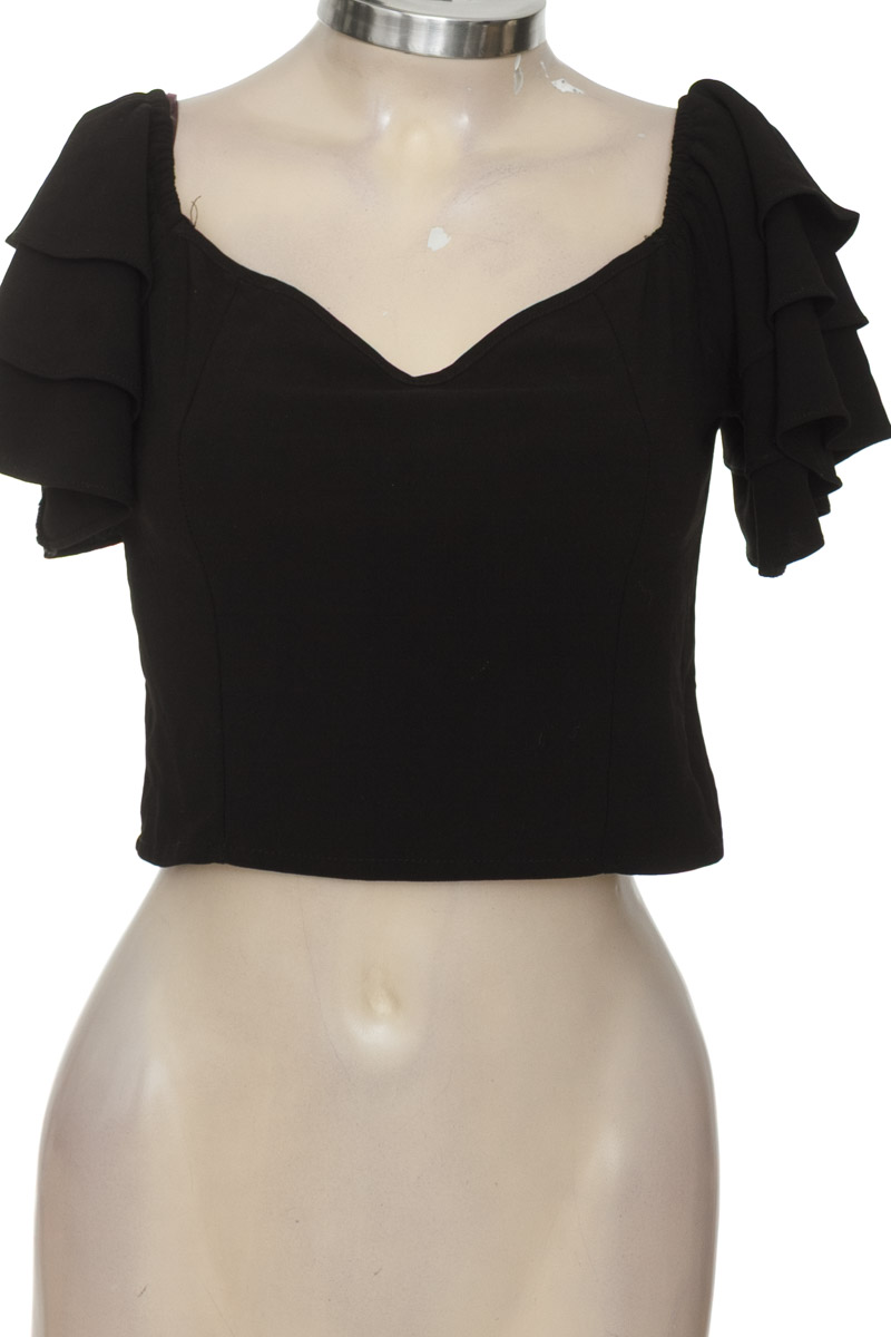 Top / Camiseta color Negro - Petunia