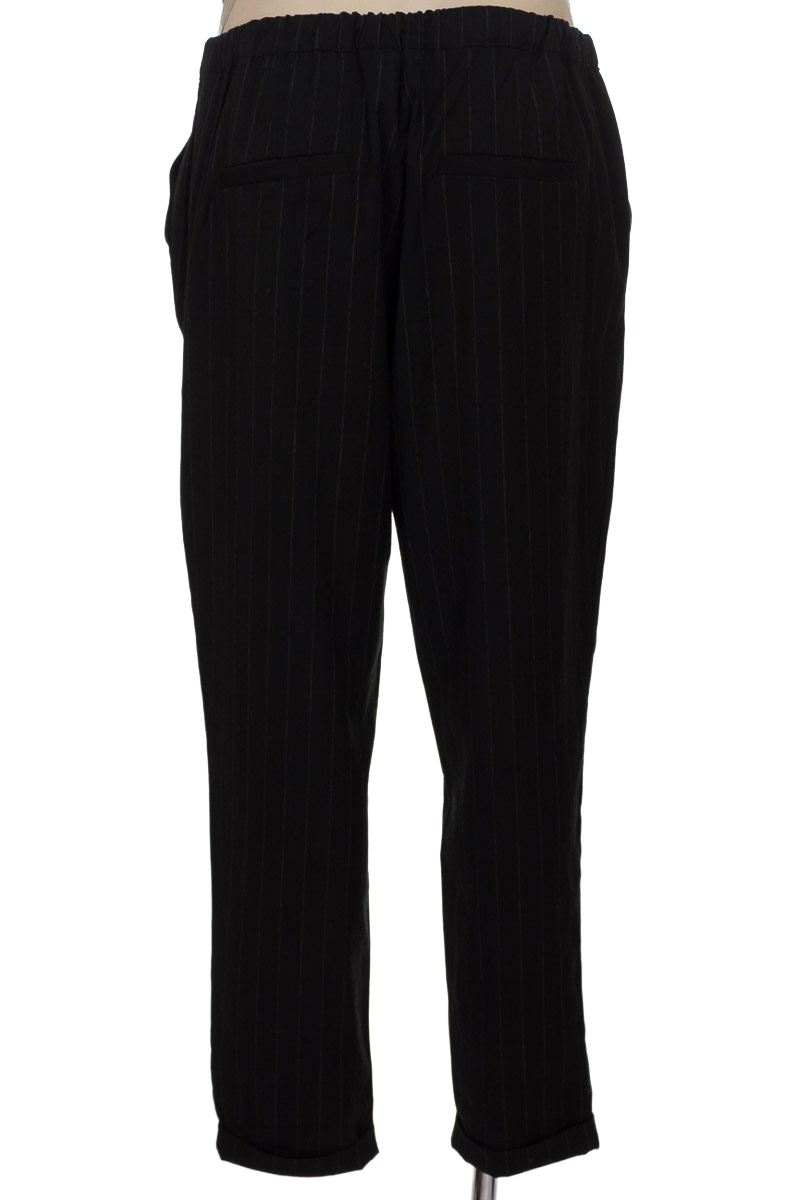 Pantalones color Negro - MNG